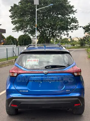 Nissan Kicks SV 2023 Blue