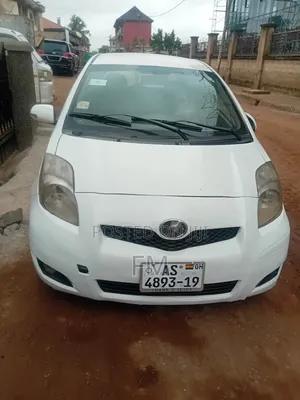 Toyota Vitz 2010 White