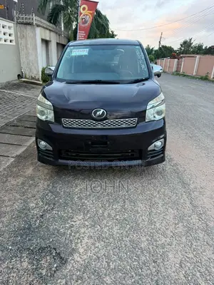 Toyota Voxy X L Edition 4WD 8-Seater 2013 Black