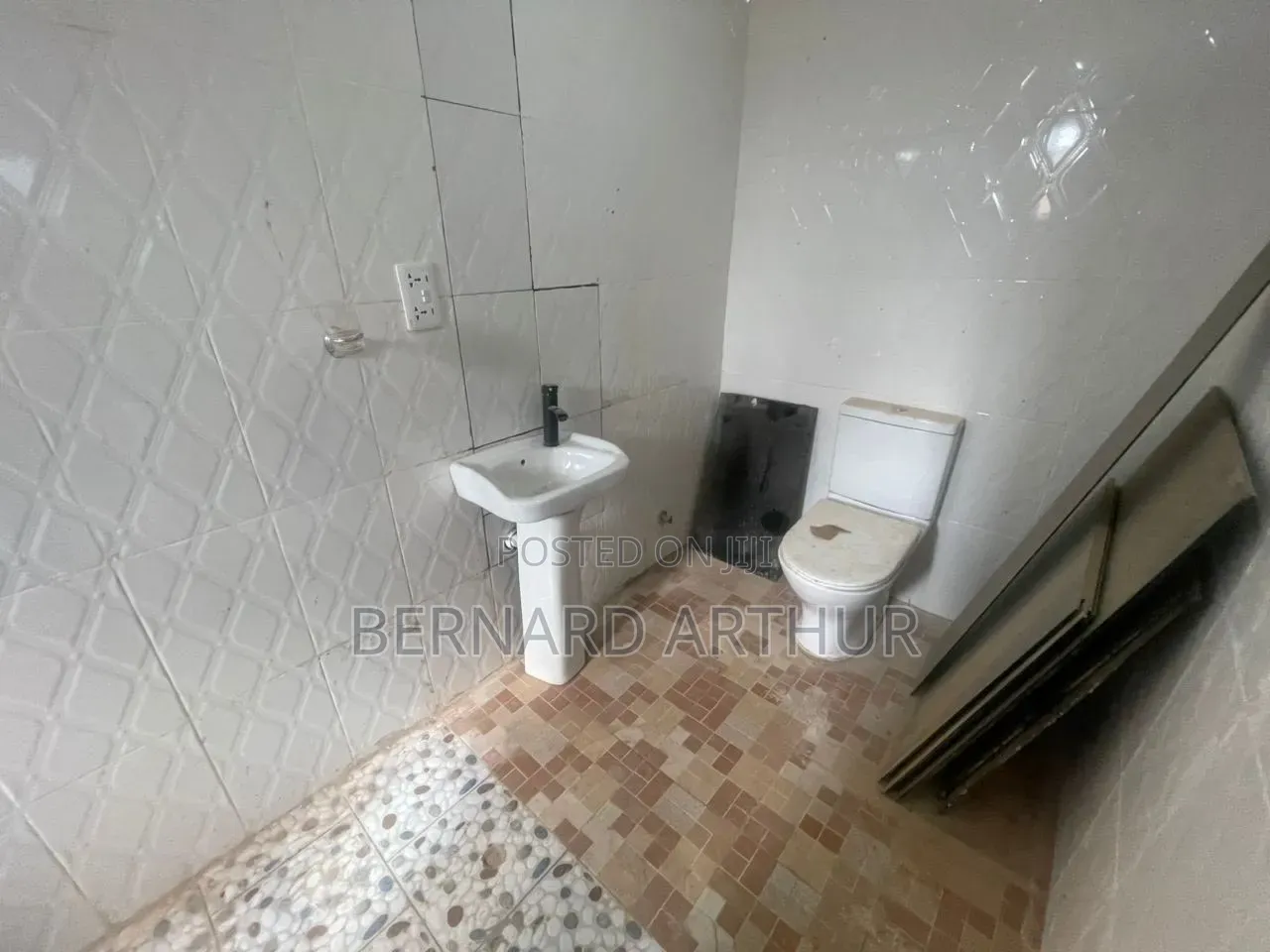 4bdrm Duplex in Bernard Agency, Pokuase for rent