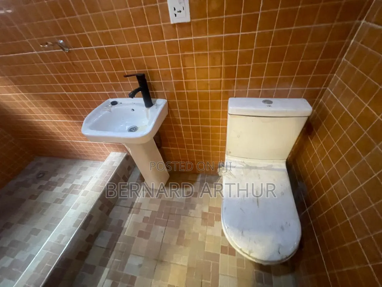 4bdrm Duplex in Bernard Agency, Pokuase for rent