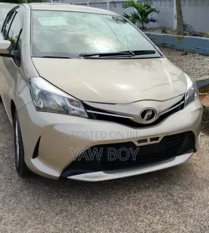 Toyota Vitz 2015 Gray