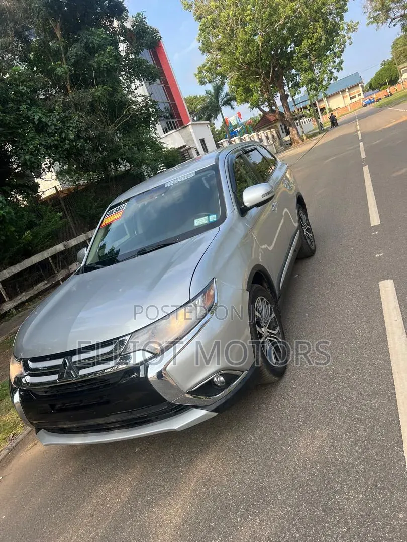 Mitsubishi Outlander 2018 Silver