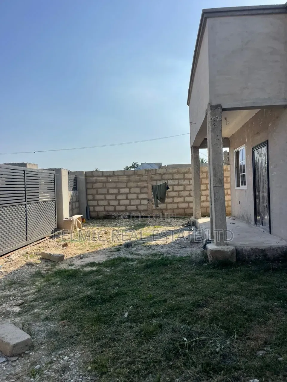 3bdrm House in Felmic Real Estate, Amasaman for sale