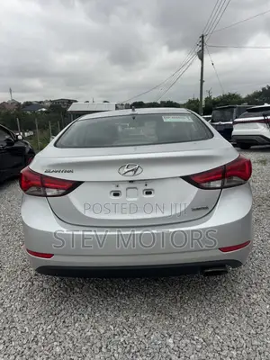 Hyundai Elantra Limited Sedan FWD (1.8L 4cyl 6A) 2016 Silver