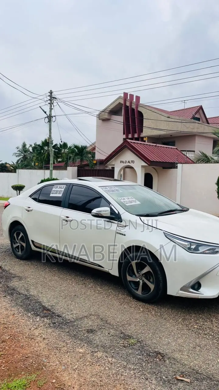 Toyota Corolla 2017 White