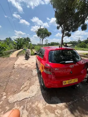 Toyota Vitz 2010 Red