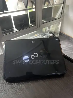 Laptop Fujitsu Lifebook A1120 6GB Intel Core i5 HDD 500GB
