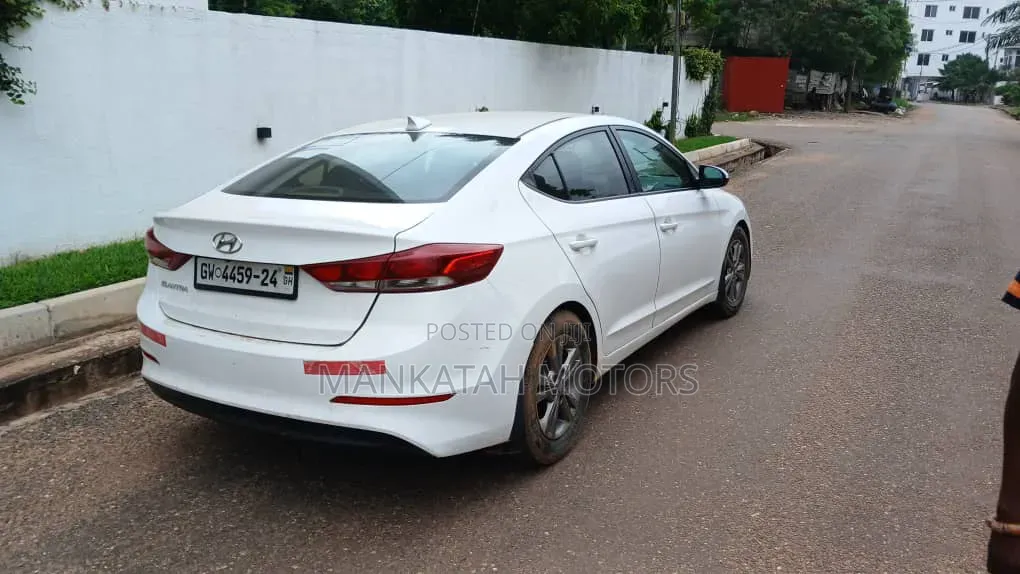Hyundai Elantra 2017 White