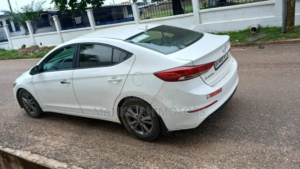 Hyundai Elantra 2017 White