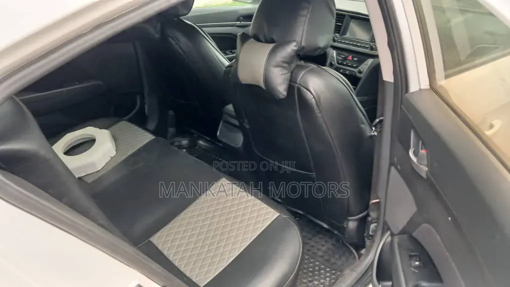 Hyundai Elantra 2017 White