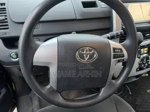 Toyota Voxy X L Edition 2WD 7-Seater 2011 Black