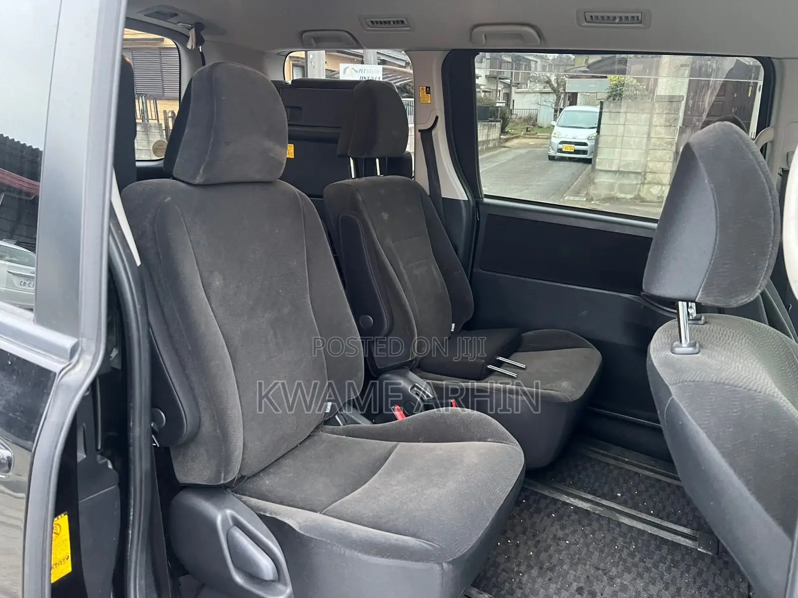 Toyota Voxy X L Edition 2WD 7-Seater 2011 Black