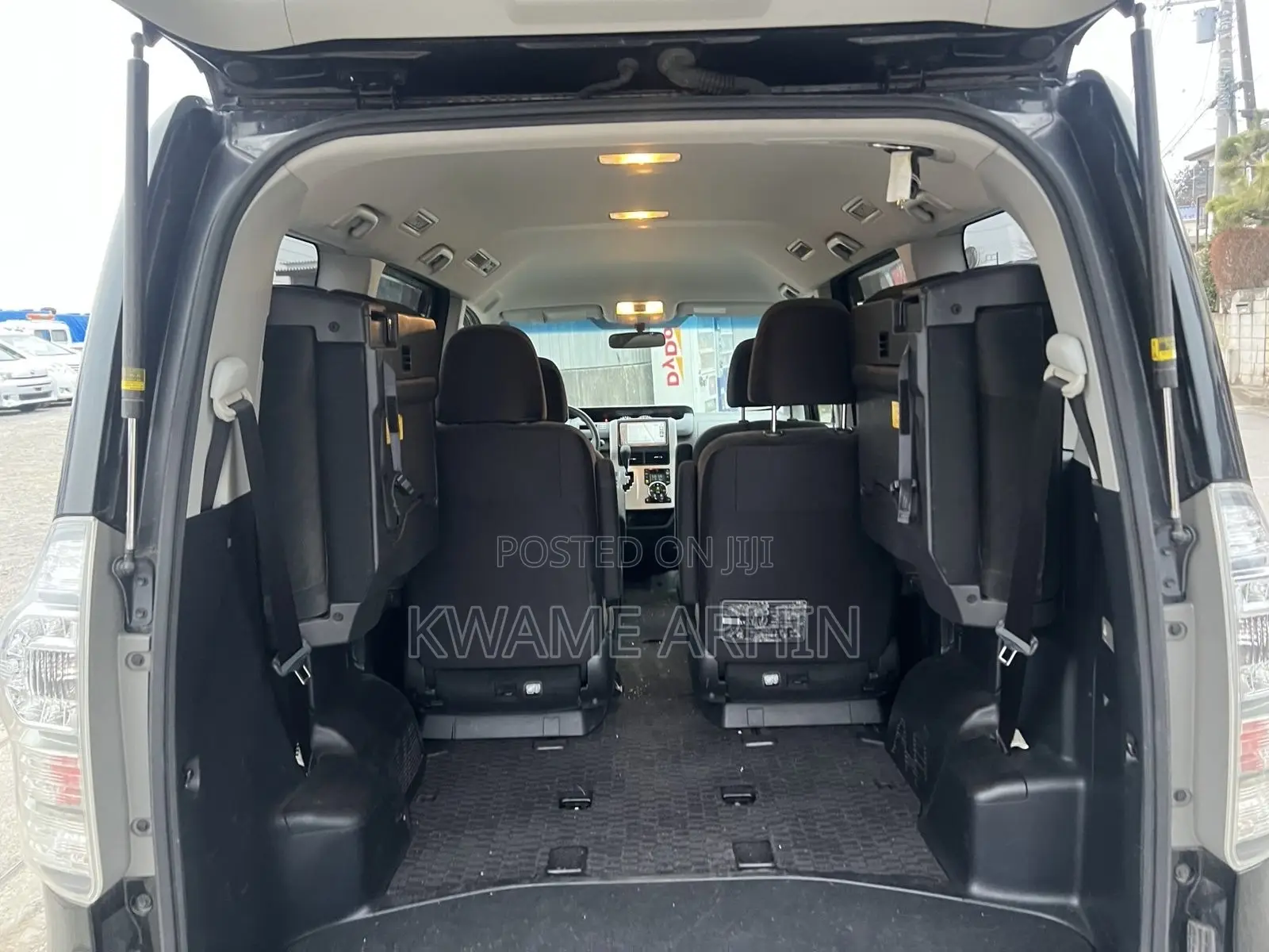 Toyota Voxy X L Edition 2WD 7-Seater 2011 Black