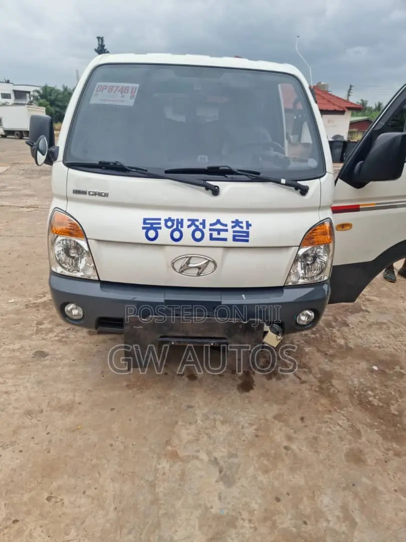 Hyundai Porter II 2011 White