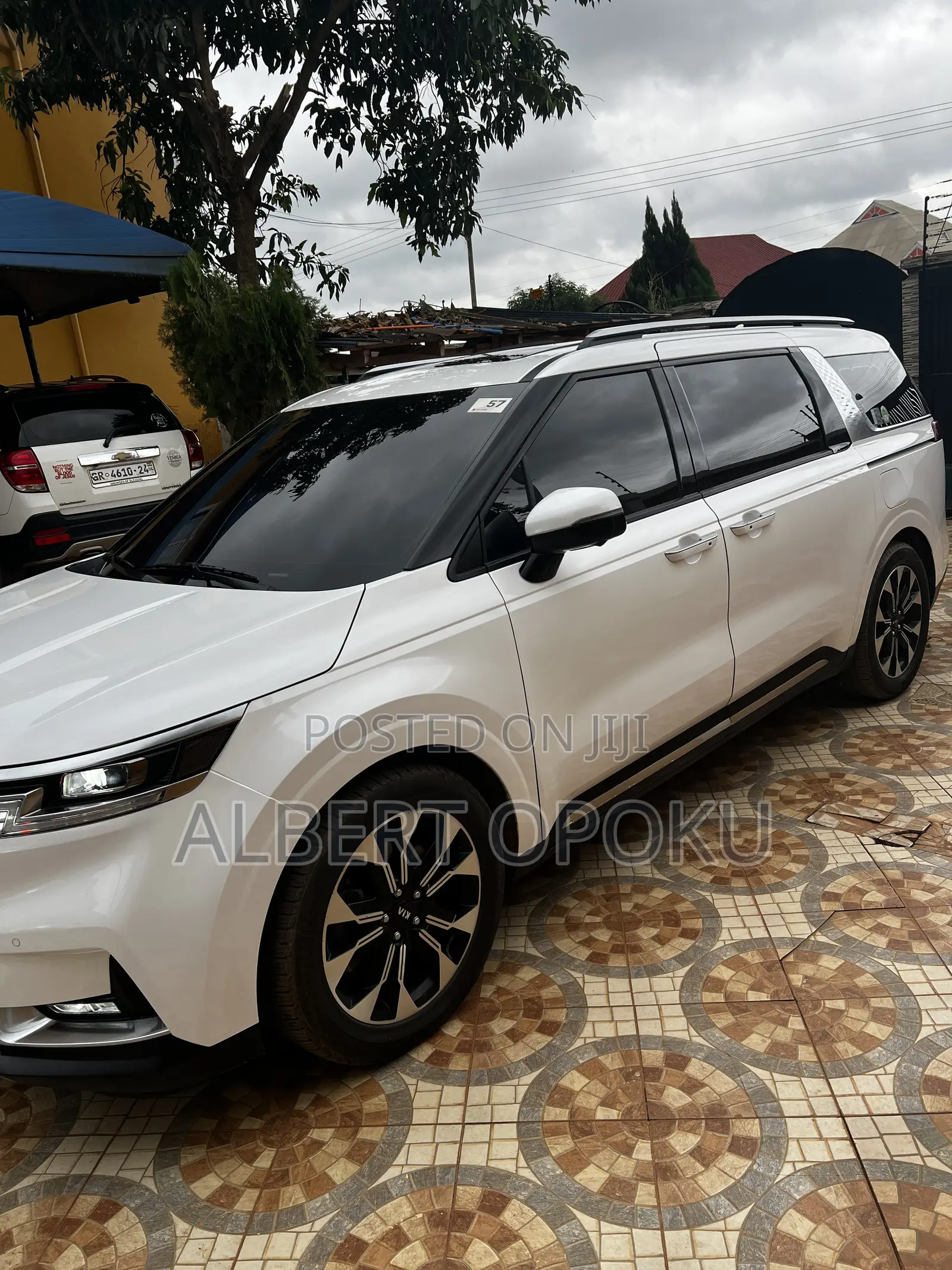 Kia Carnival 2021 White