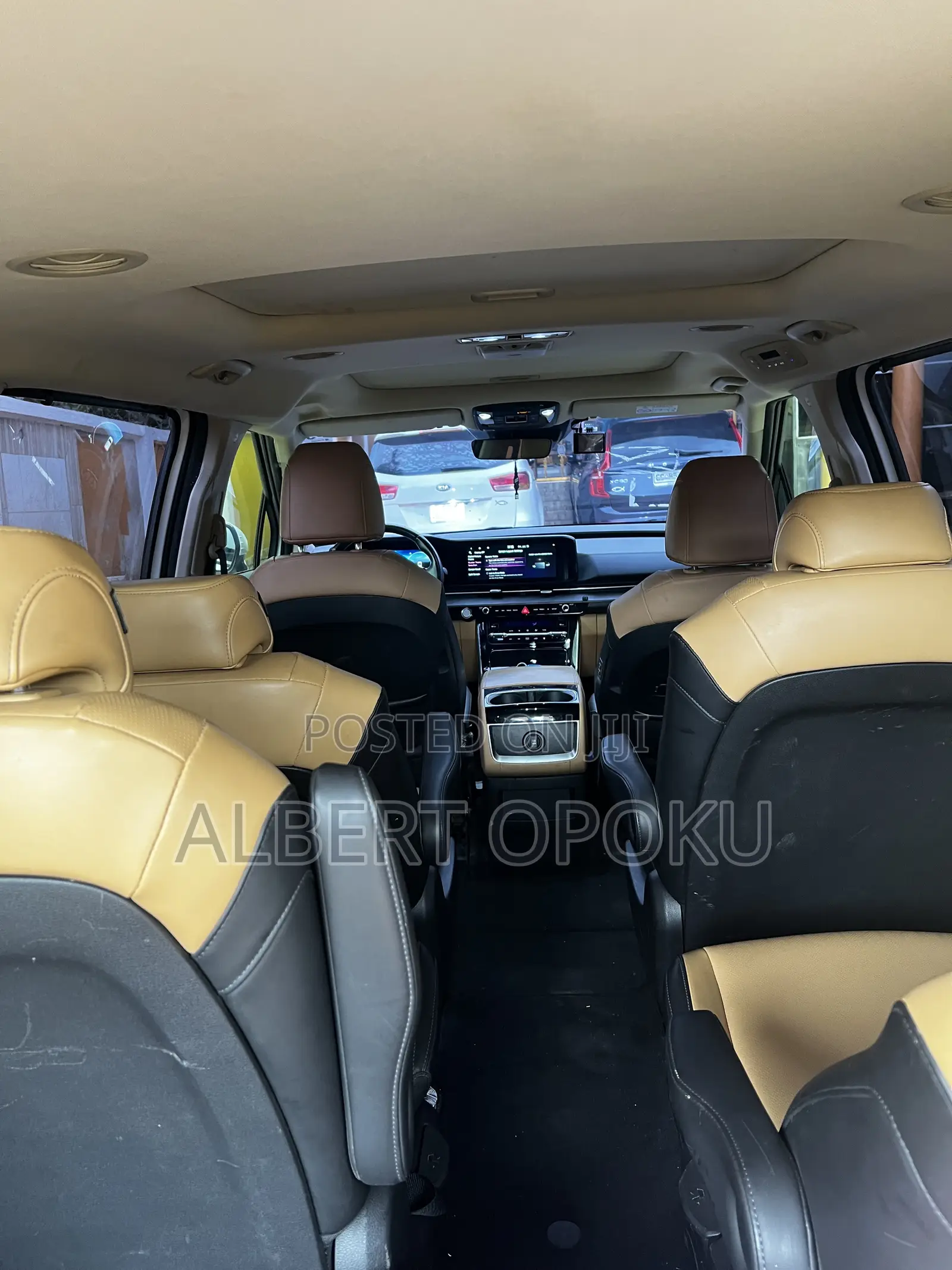 Kia Carnival 2021 White