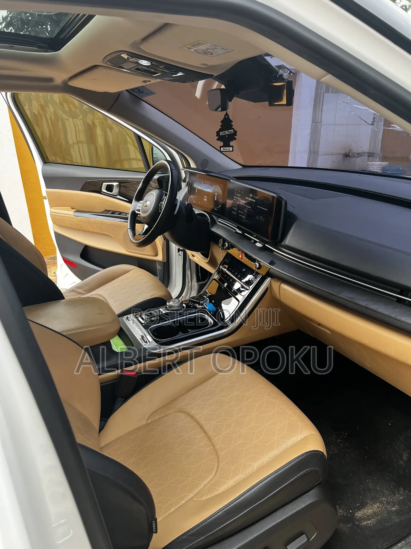 Kia Carnival 2021 White