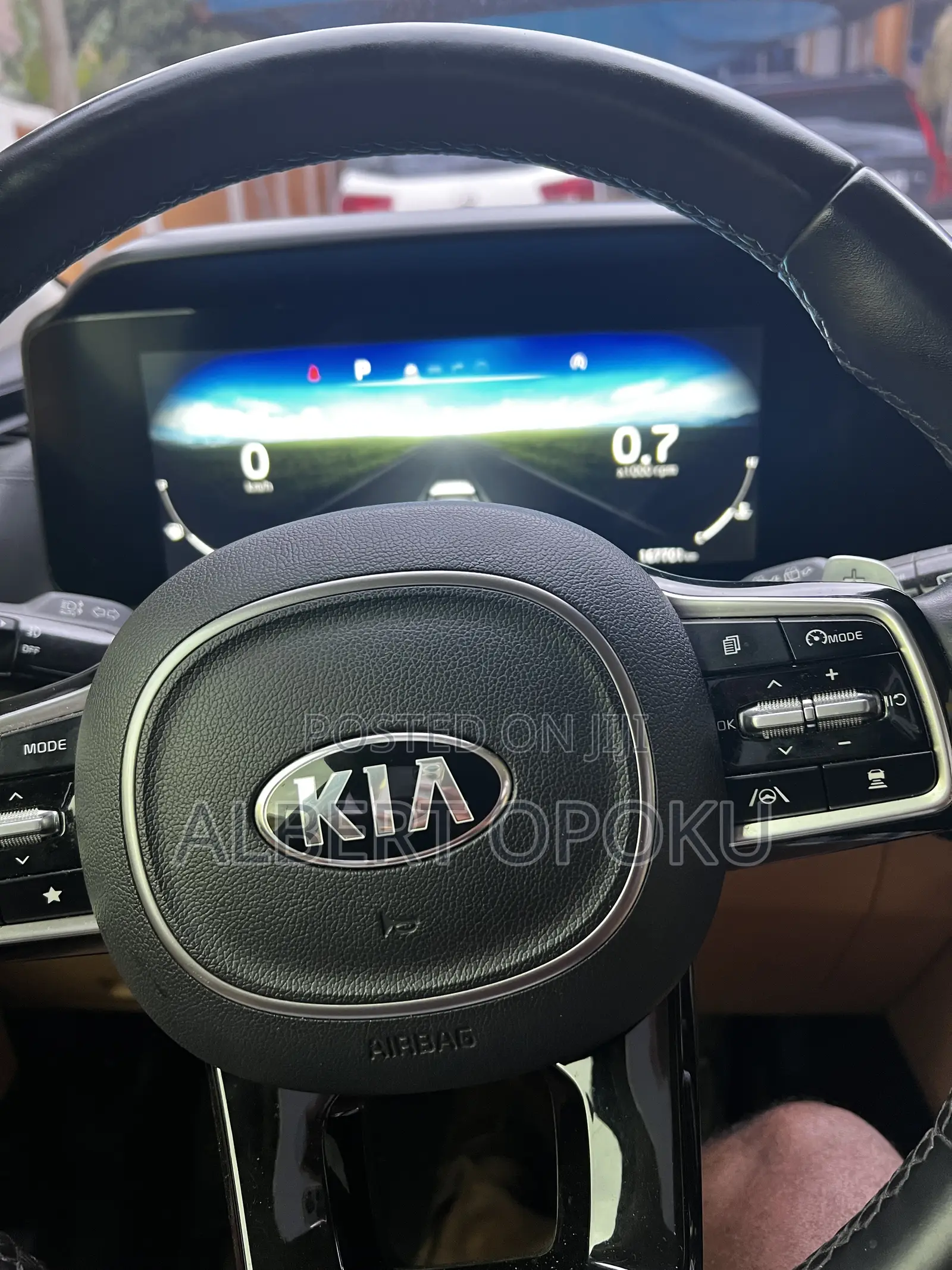 Kia Carnival 2021 White