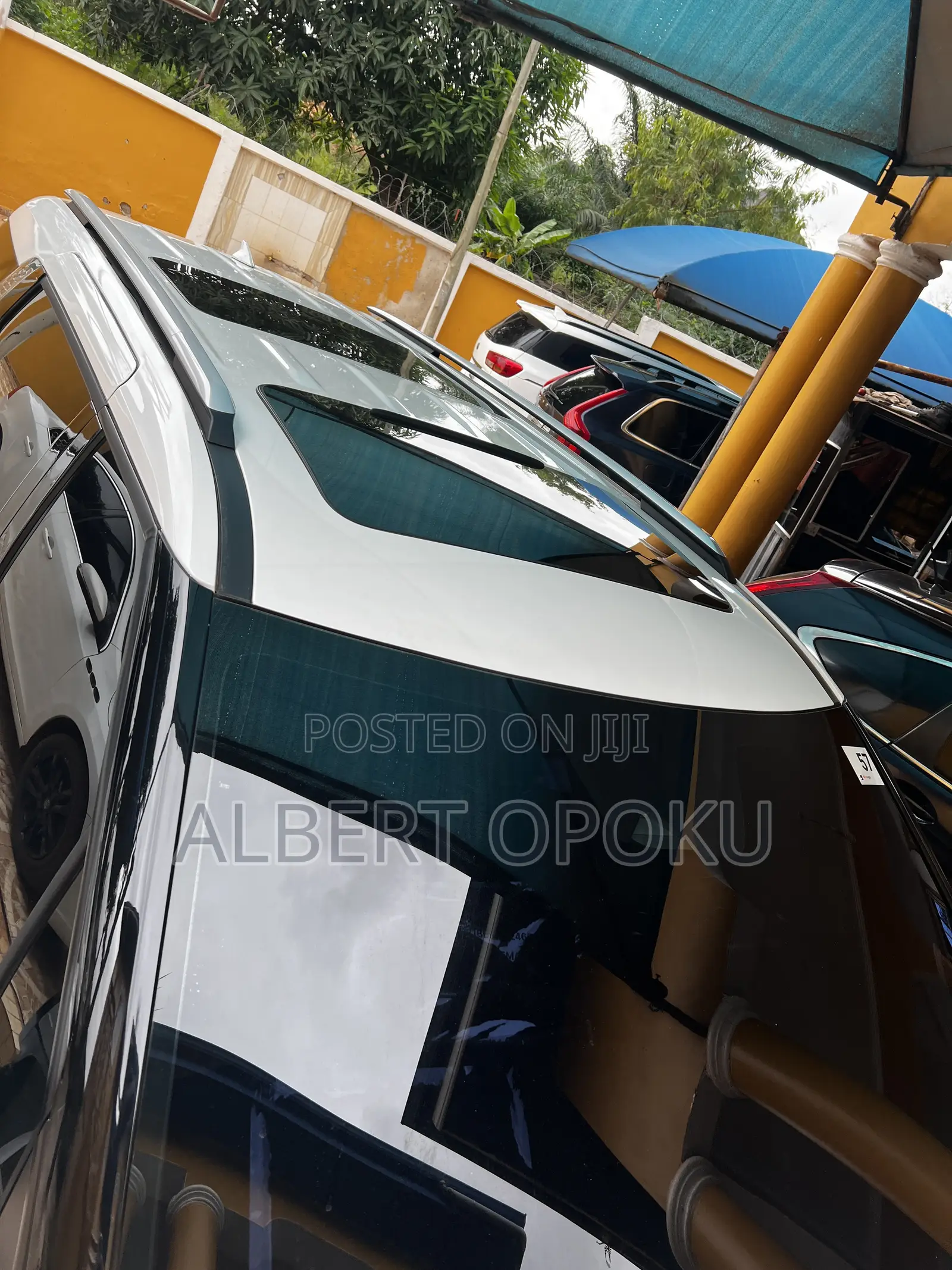 Kia Carnival 2021 White