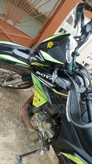 New Royal Motorcycle 2005 Black