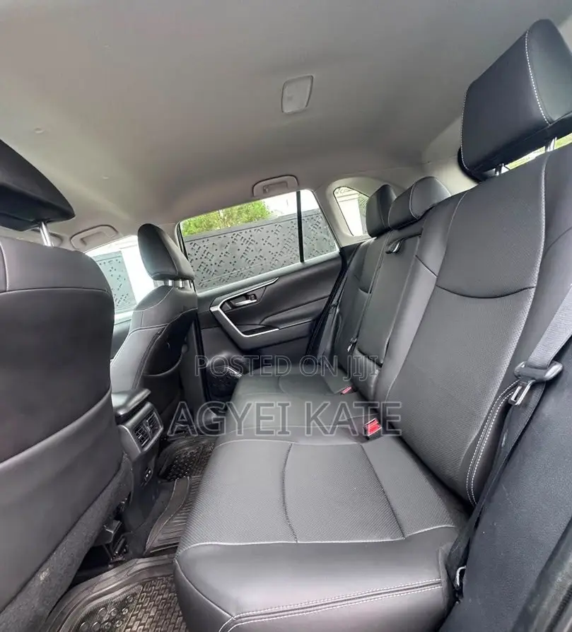 Toyota RAV4 XLE AWD 2024 Black