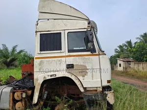 Iveco Trailer Head 1999 White
