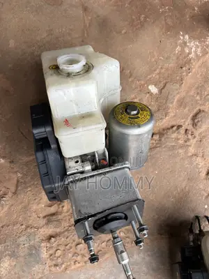 Dealer in All Kinds on Electronics Brake