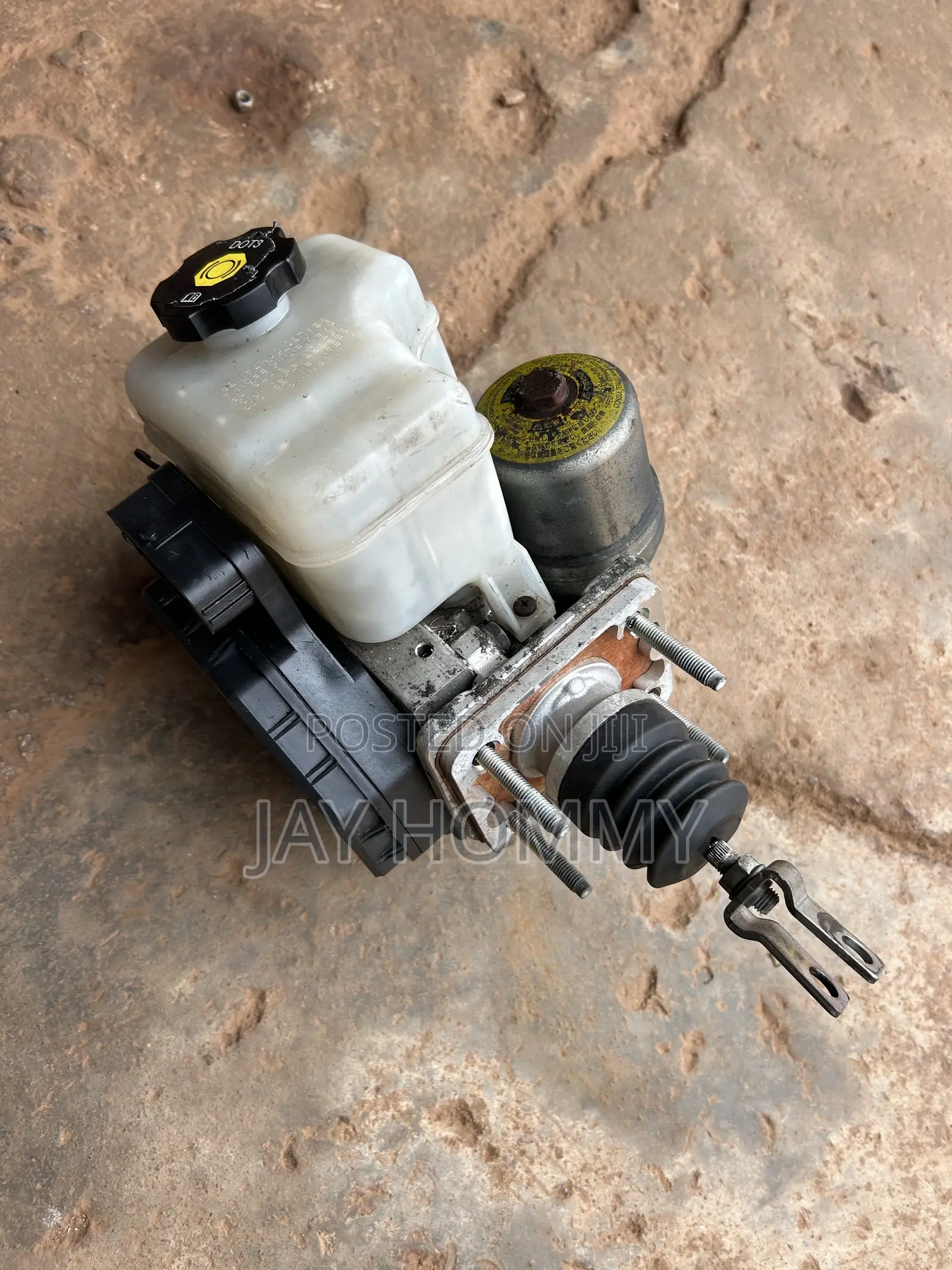 Dealer in All Kinds on Electronics Brake
