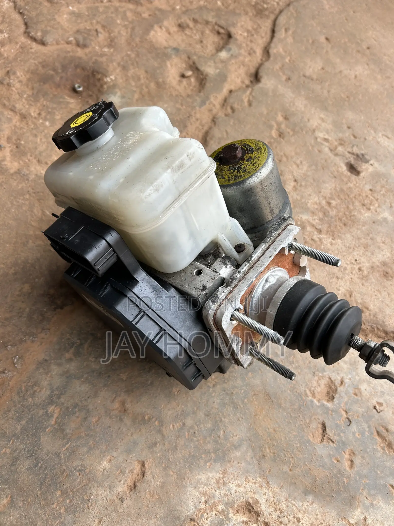 Dealer in All Kinds on Electronics Brake