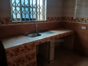 2bdrm Apartment in Born To Pray Estate, Kumasi Metropolitan for rent