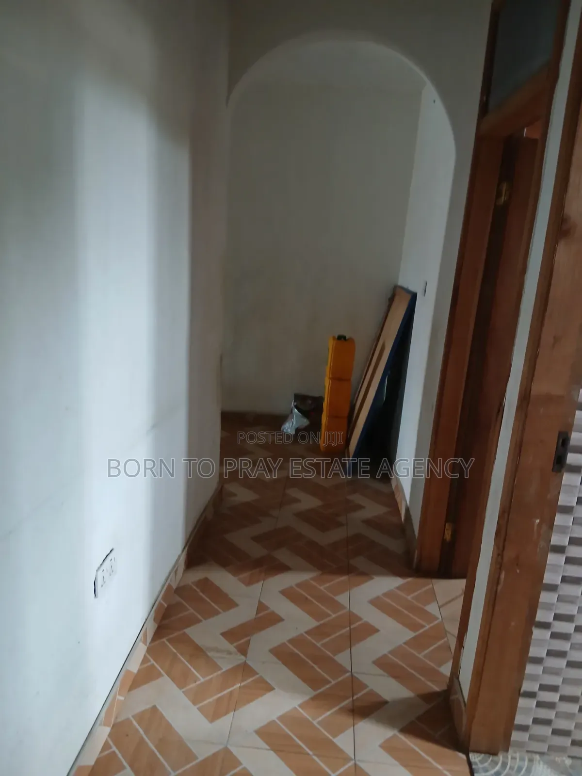 2bdrm Apartment in Born To Pray Estate, Kumasi Metropolitan for rent