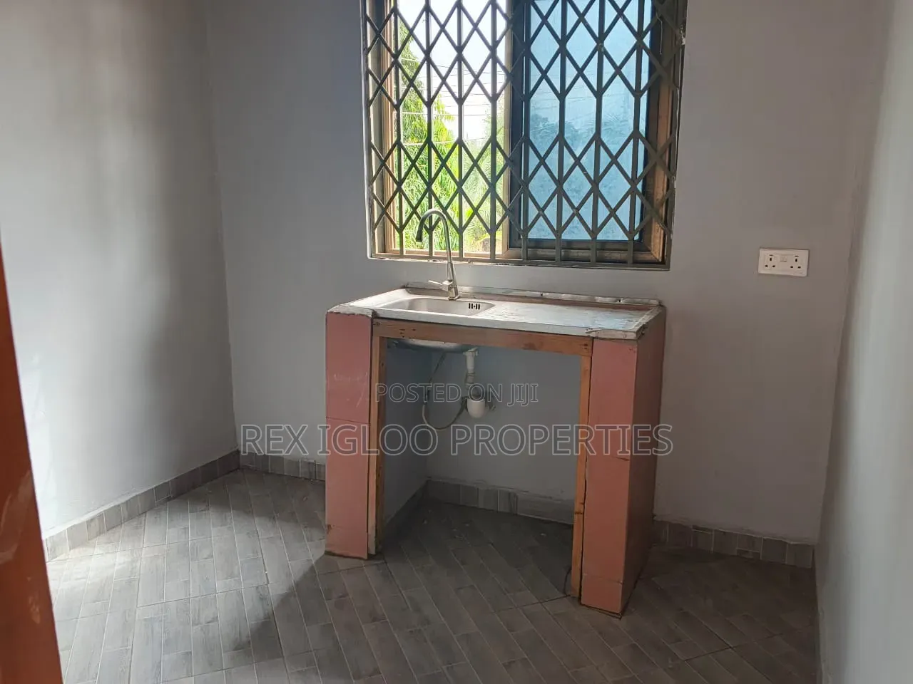 2bdrm Apartment in Nungua Barrier, Accra Metropolitan for rent