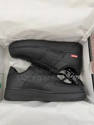 All-Black Supreme Low Classic
