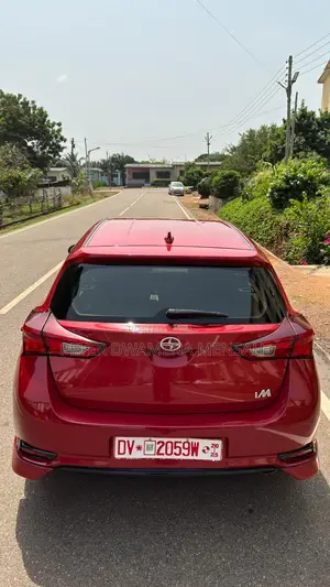 Scion iM Base 2016 Red