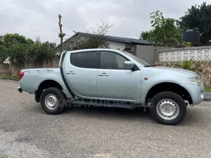 Mitsubishi L200 2009 Blue
