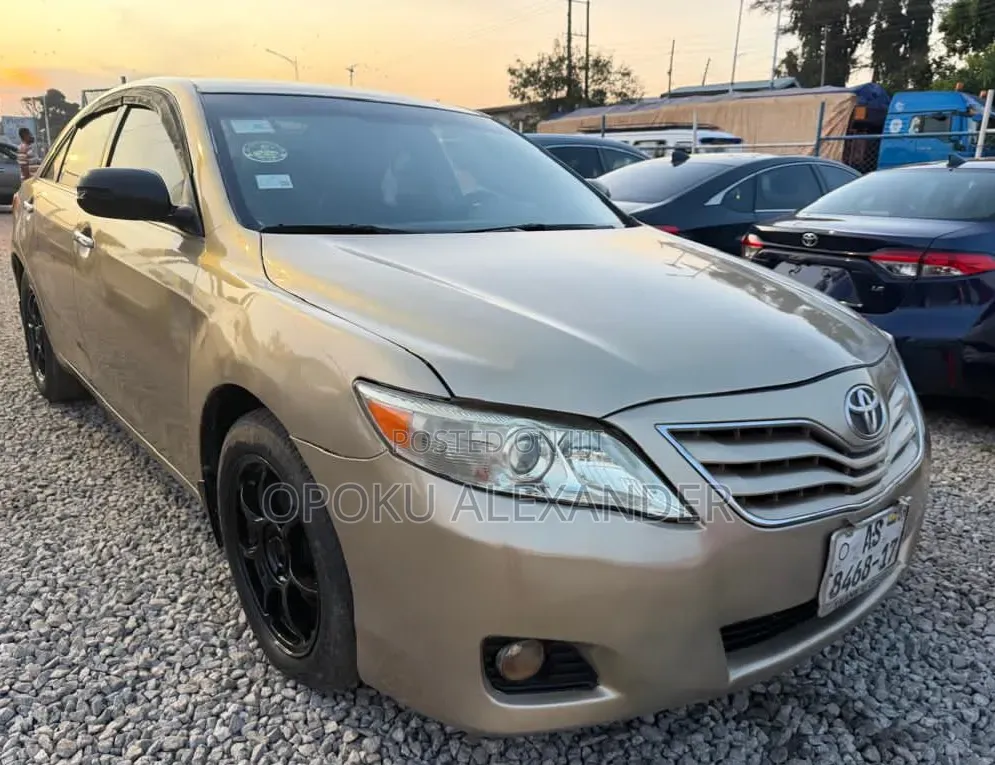 Toyota Camry 2009 Gold