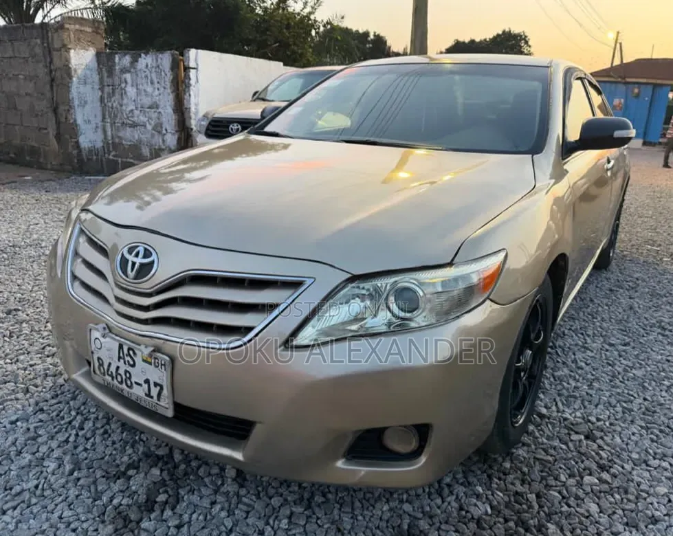 Toyota Camry 2009 Gold