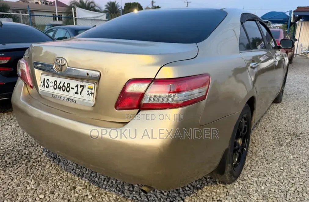 Toyota Camry 2009 Gold