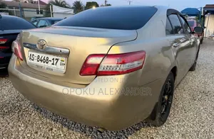 Toyota Camry 2009 Gold