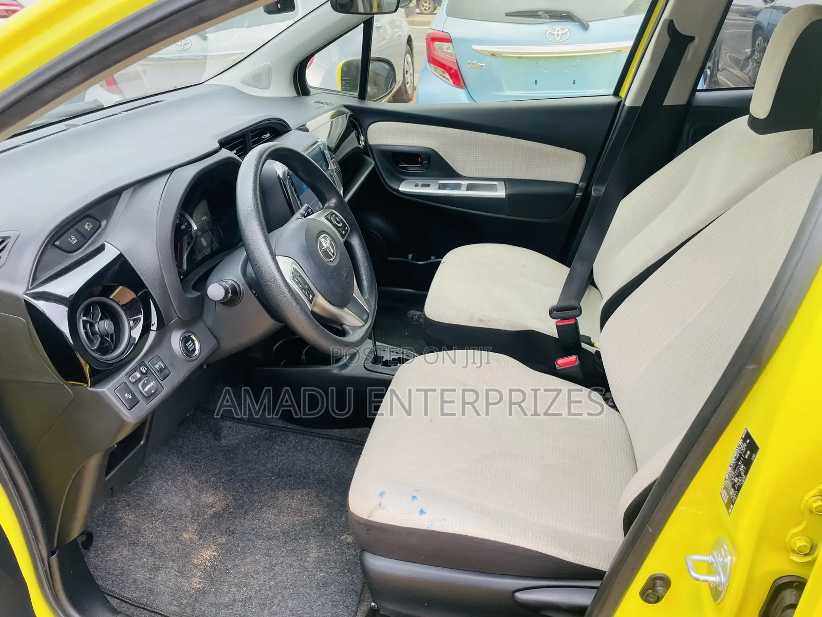 Toyota Vitz 1.3 AWD 5dr 2015 Yellow