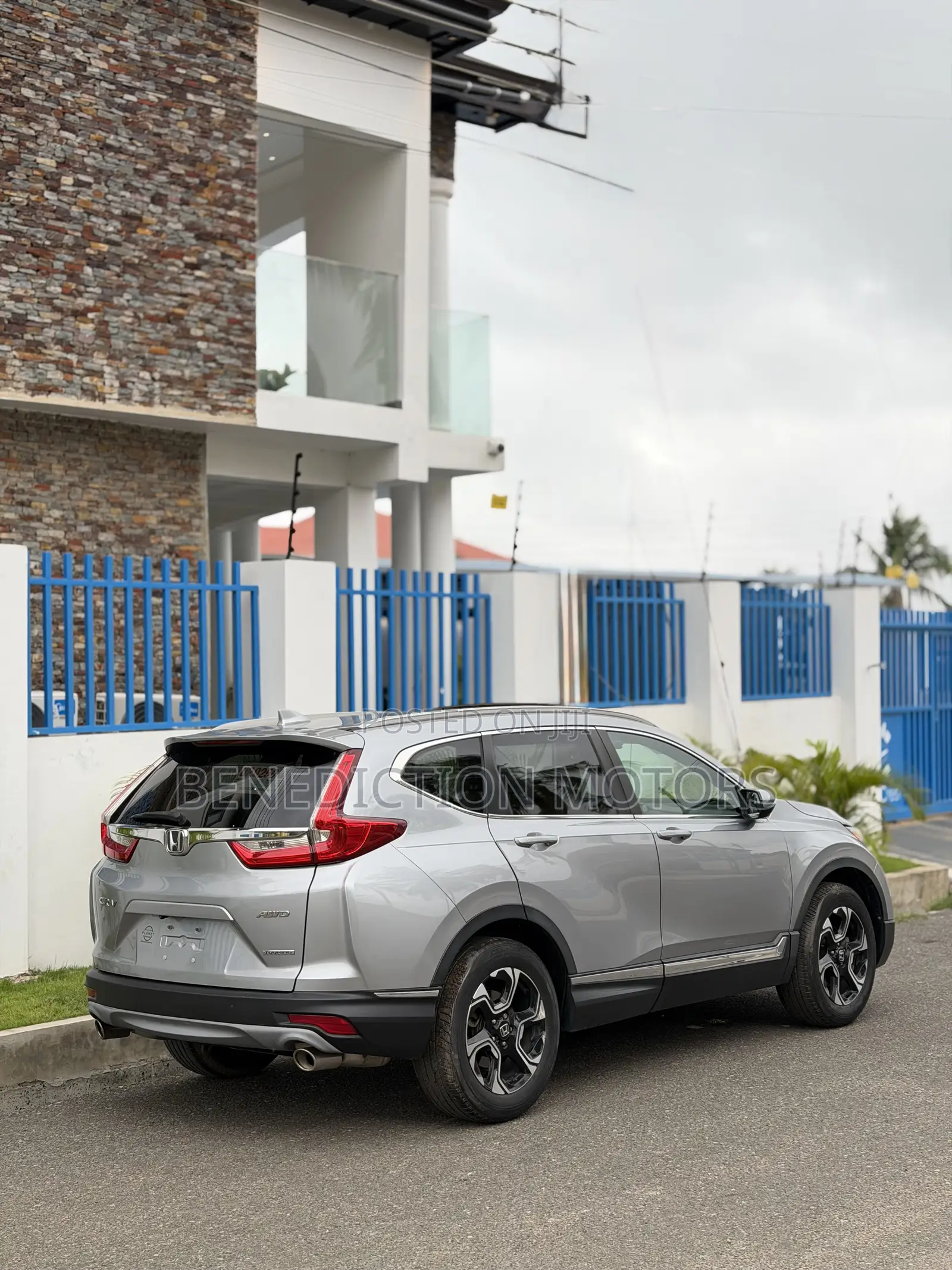 Honda CR-V Touring AWD 2019 Silver