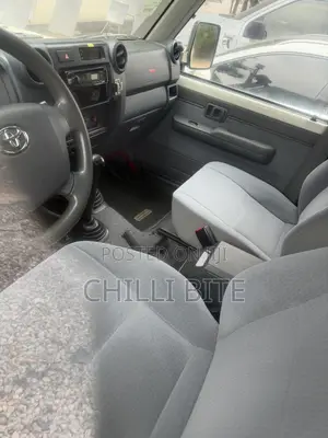 Toyota Land Cruiser 4x4 2007 White