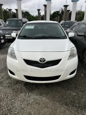 Toyota Yaris 2012 White