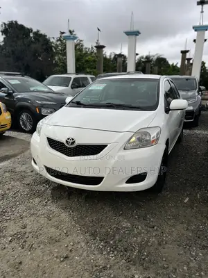 Toyota Yaris 2012 White