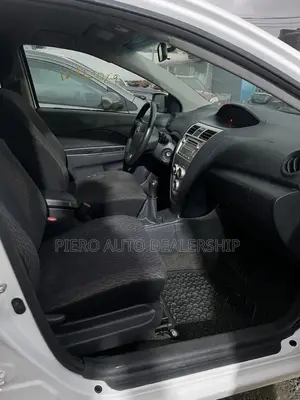 Toyota Yaris 2012 White