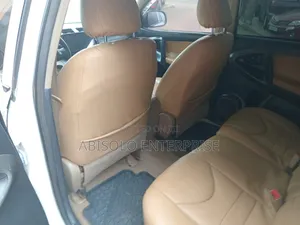 Toyota RAV4 2010 White