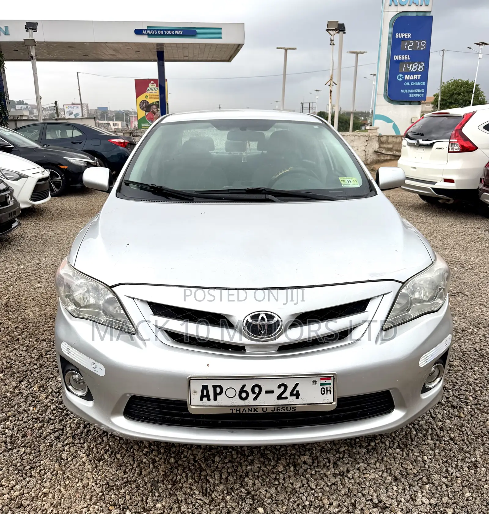 Toyota Corolla LE 4dr Sedan (1.8L 4cyl 4A) 2013 Silver