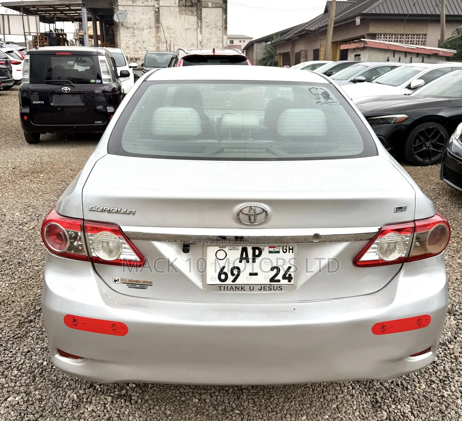 Toyota Corolla LE 4dr Sedan (1.8L 4cyl 4A) 2013 Silver
