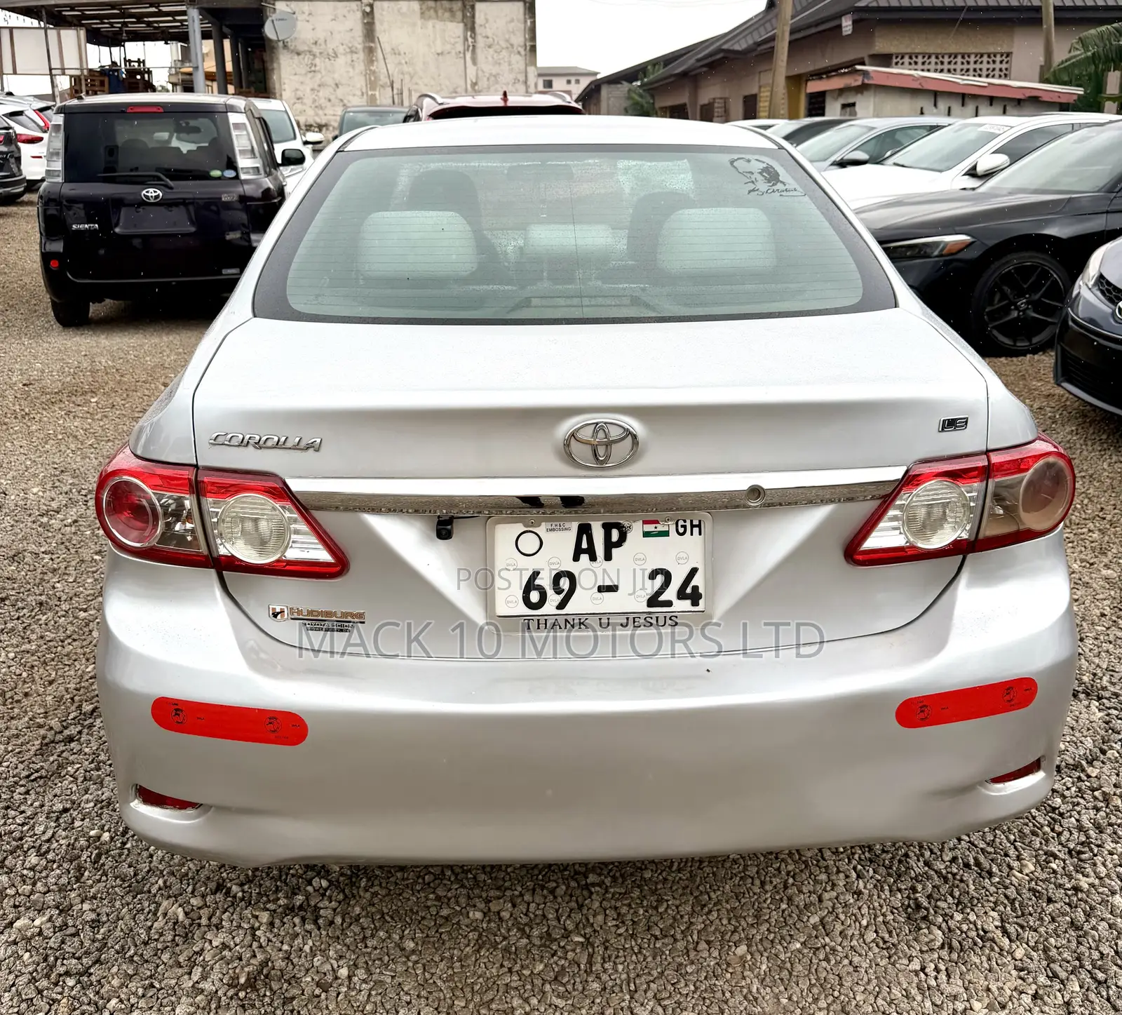 Toyota Corolla LE 4dr Sedan (1.8L 4cyl 4A) 2013 Silver